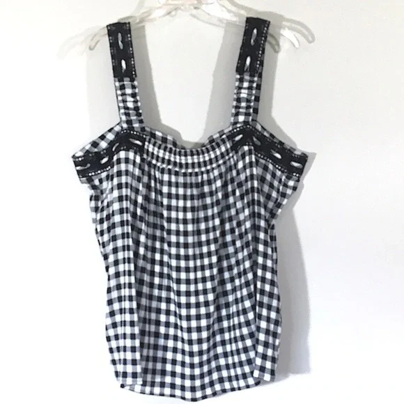 Torrid Gingham and Lace Sweatheart Swing Cami Top - Picture 3 of 8